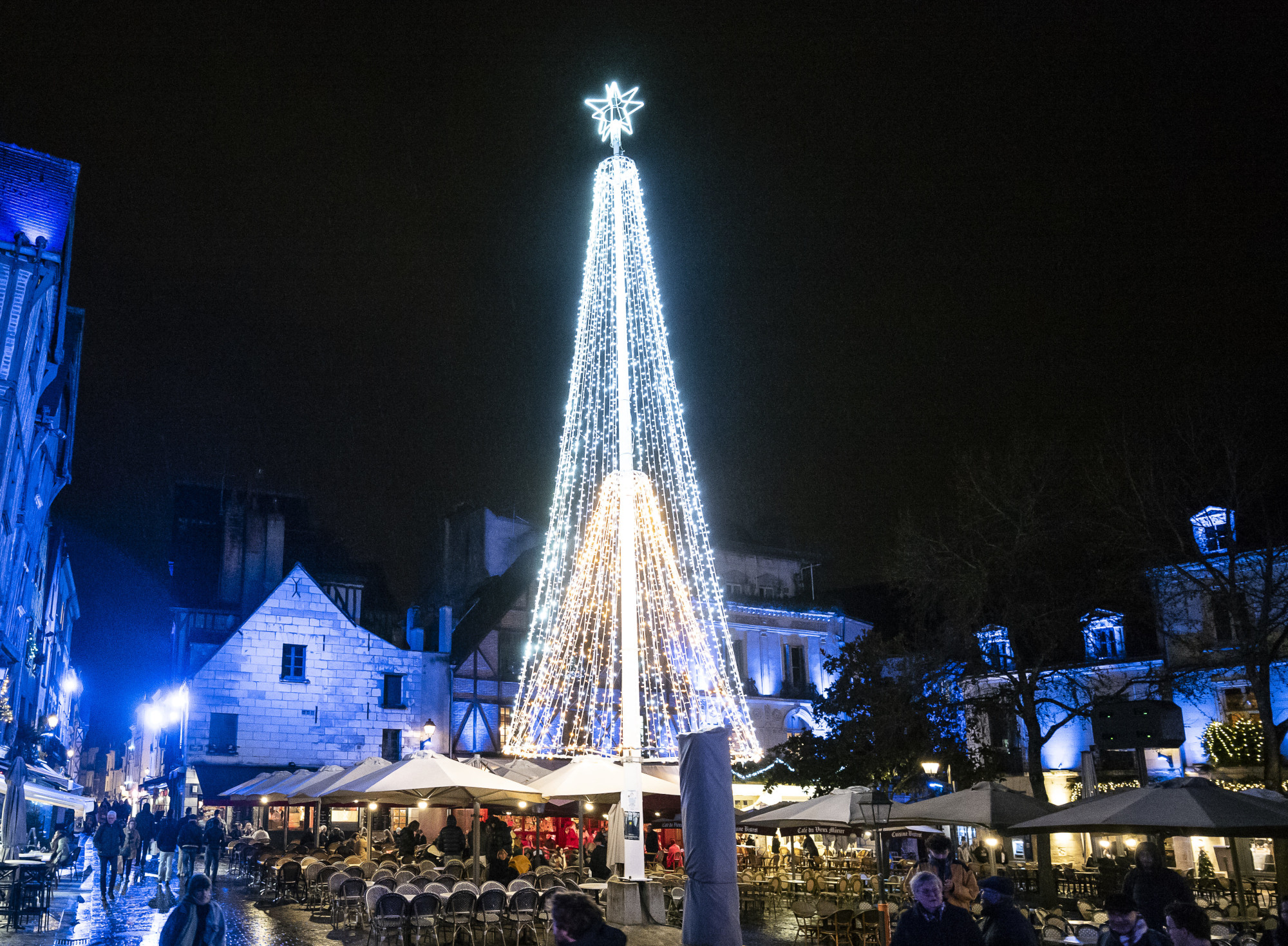 Sapin Lumineux Géant